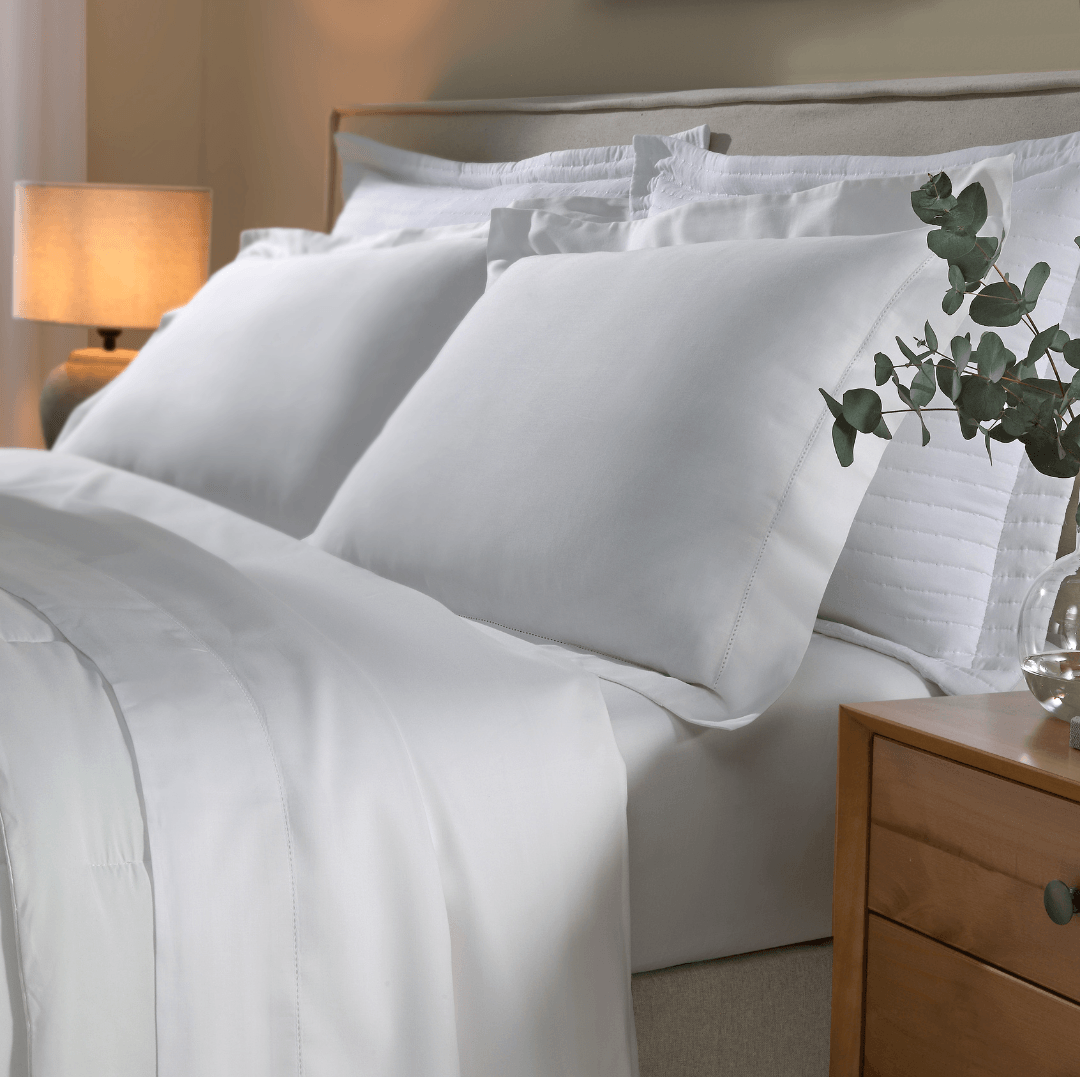 [10 PEÇAS] Jogo de Cama Siena 300 Fios 100% Algodão com Colcha e Manta Decorativa + Travesseiro de Cabeceira de Brinde