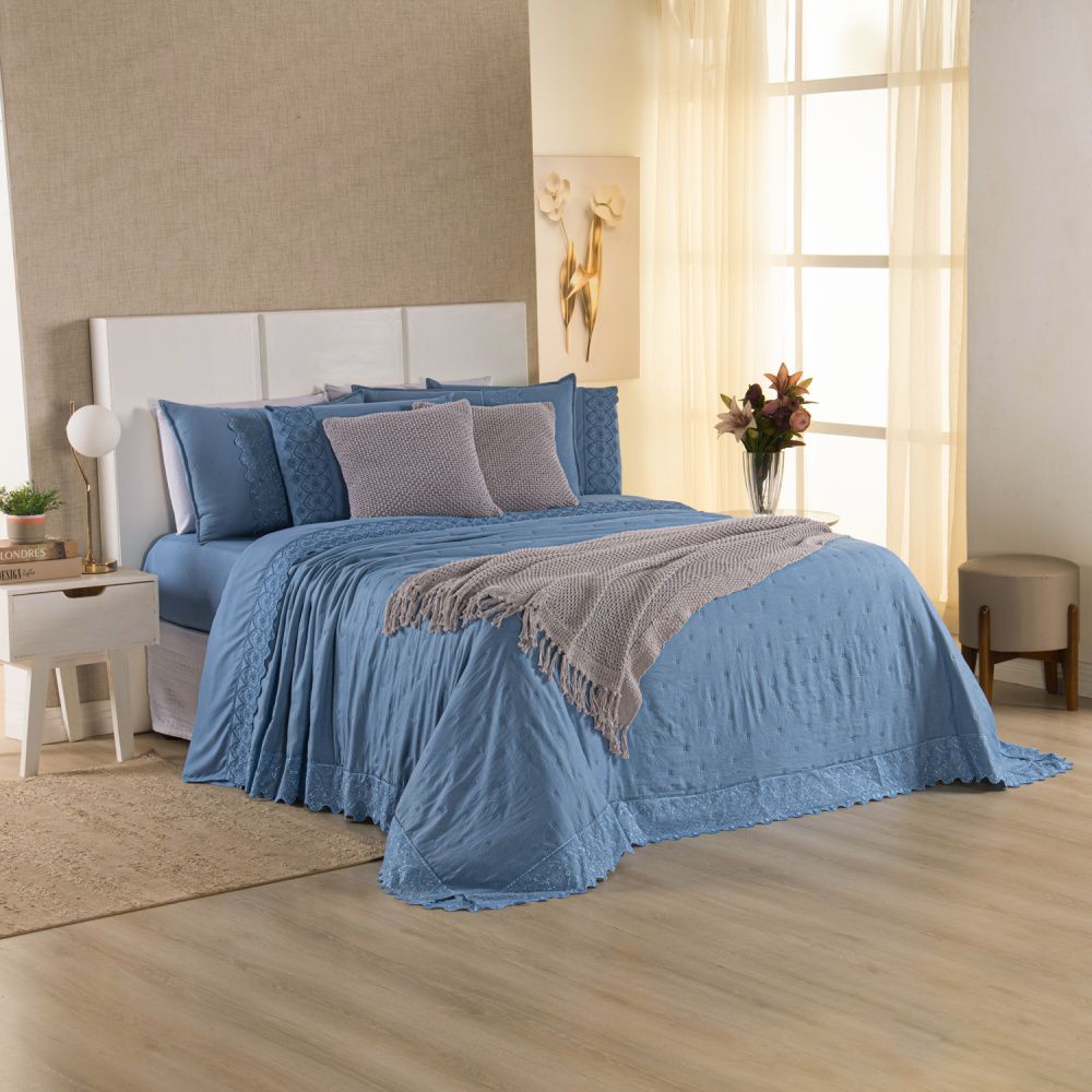 [10 PEÇAS] Jogo de Cama Serena Percal 300 Fios Bordado Inglês + Kit de Toalhas Premium de Brinde