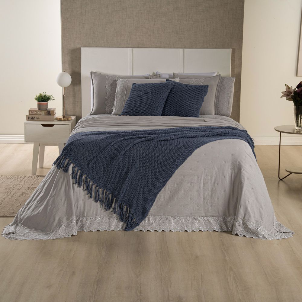 [10 PEÇAS] Jogo de Cama Serena Percal 300 Fios Bordado Inglês + Kit de Toalhas Premium de Brinde
