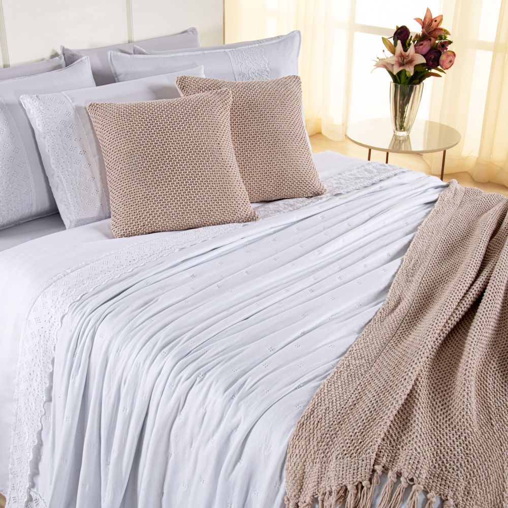 [10 PEÇAS] Jogo de Cama Serena Percal 300 Fios Bordado Inglês + Kit de Toalhas Premium de Brinde